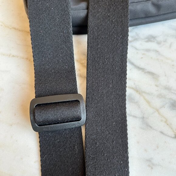 State Lorimer Fanny Pack in Black - Picture 5 of 7